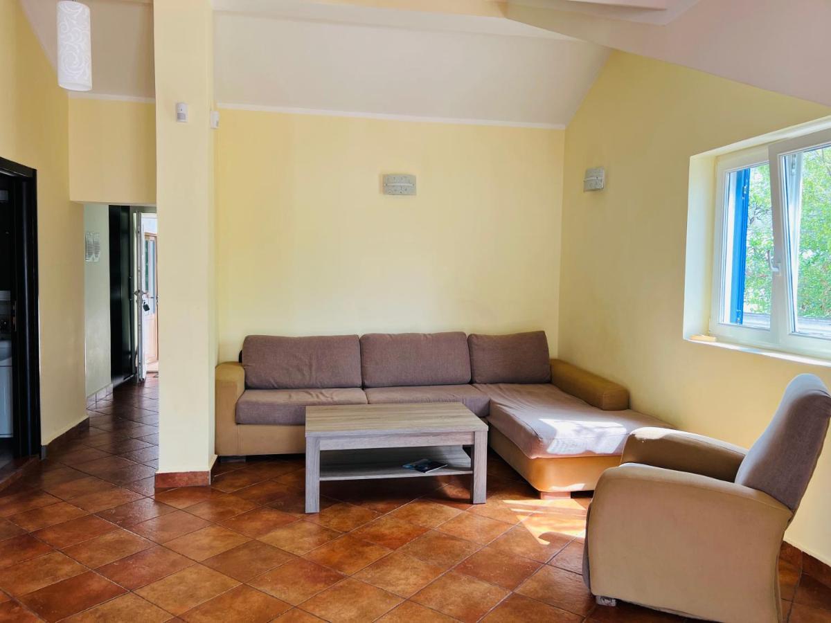 Rafailovici Holiday Apartments Exterior foto