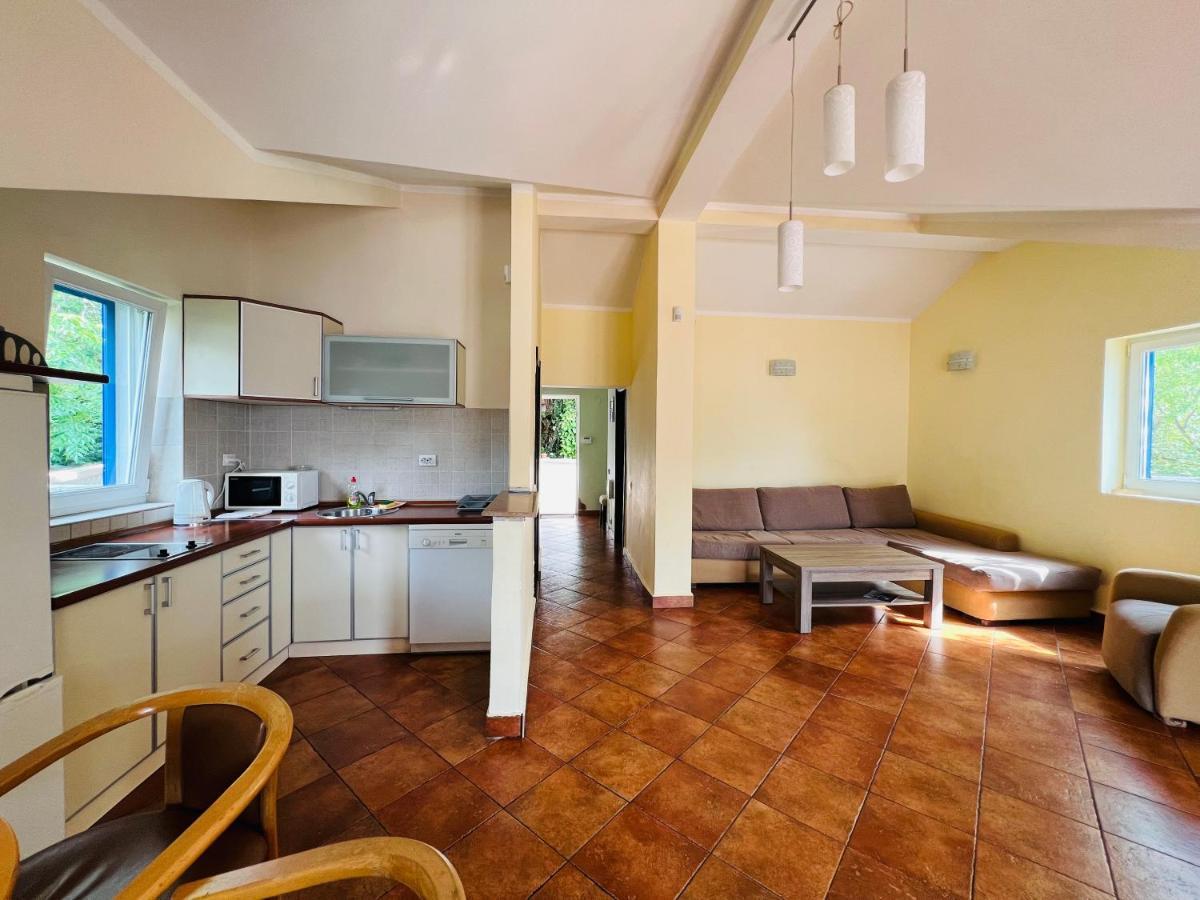 Rafailovici Holiday Apartments Exterior foto